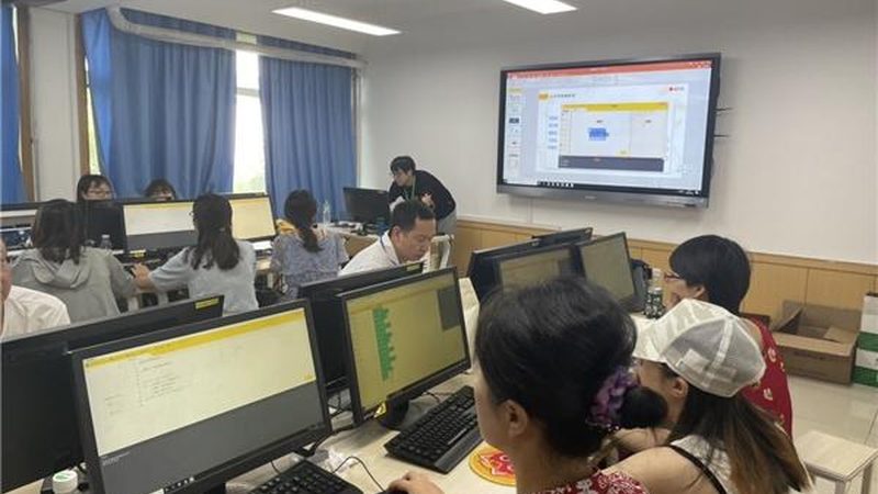 叉车操作：安全与技能的双重保障