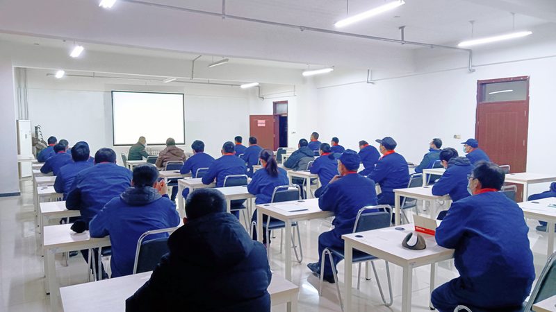 针对成人高考备考的难度，以下是一些有效的复习方法：